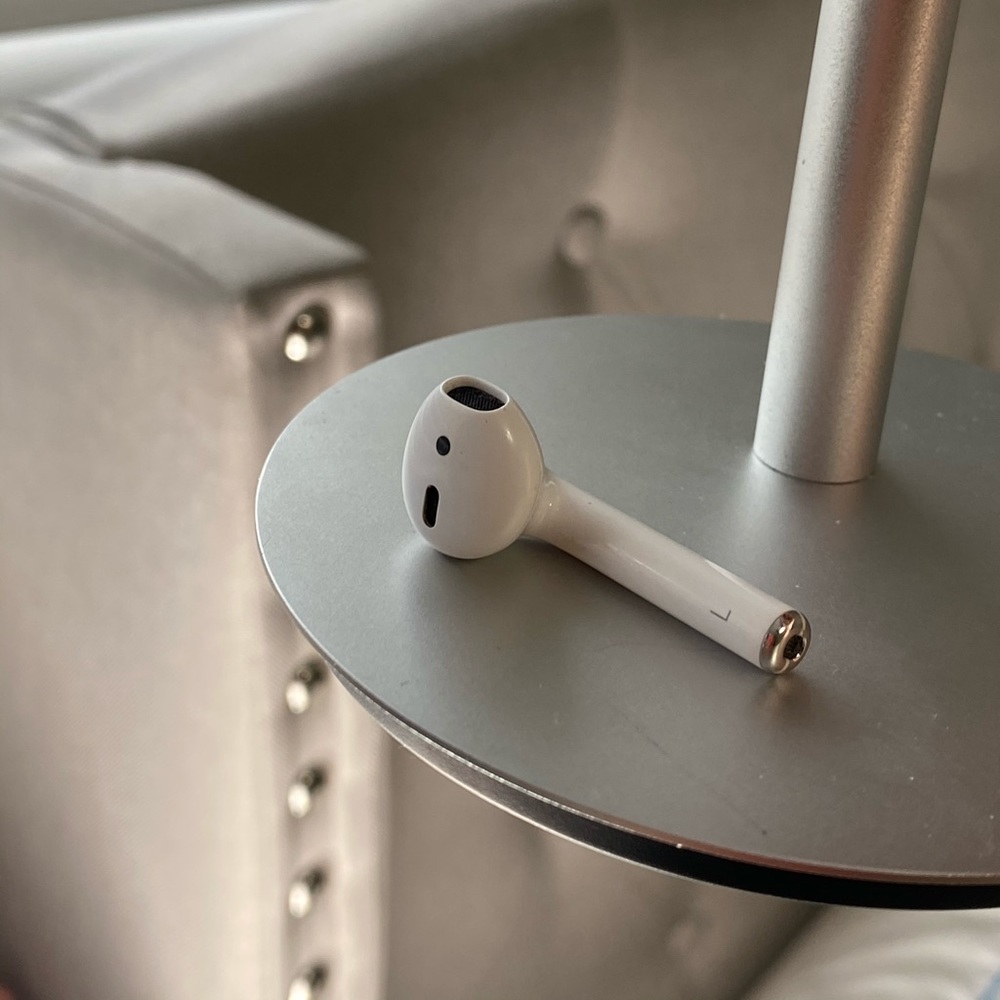 Left (1st generation) AirPod